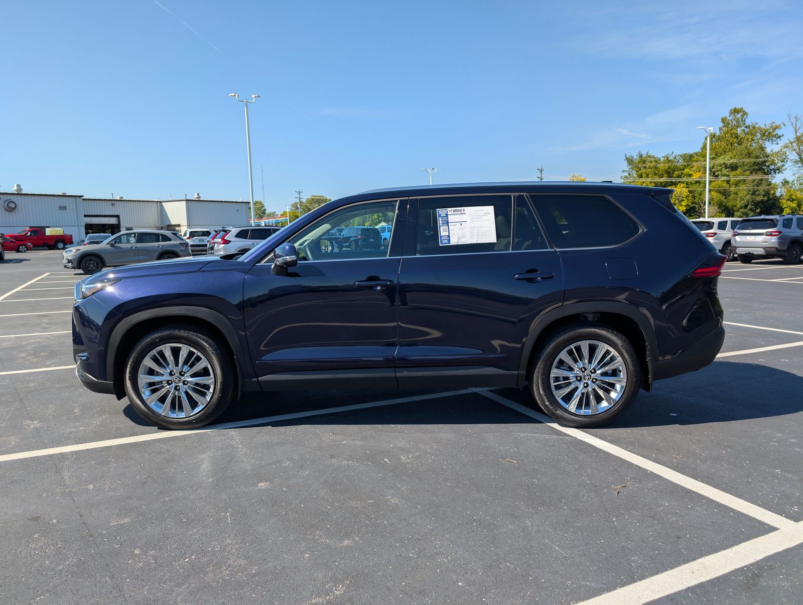 2025 Toyota Grand Highlander Platinum photo 3