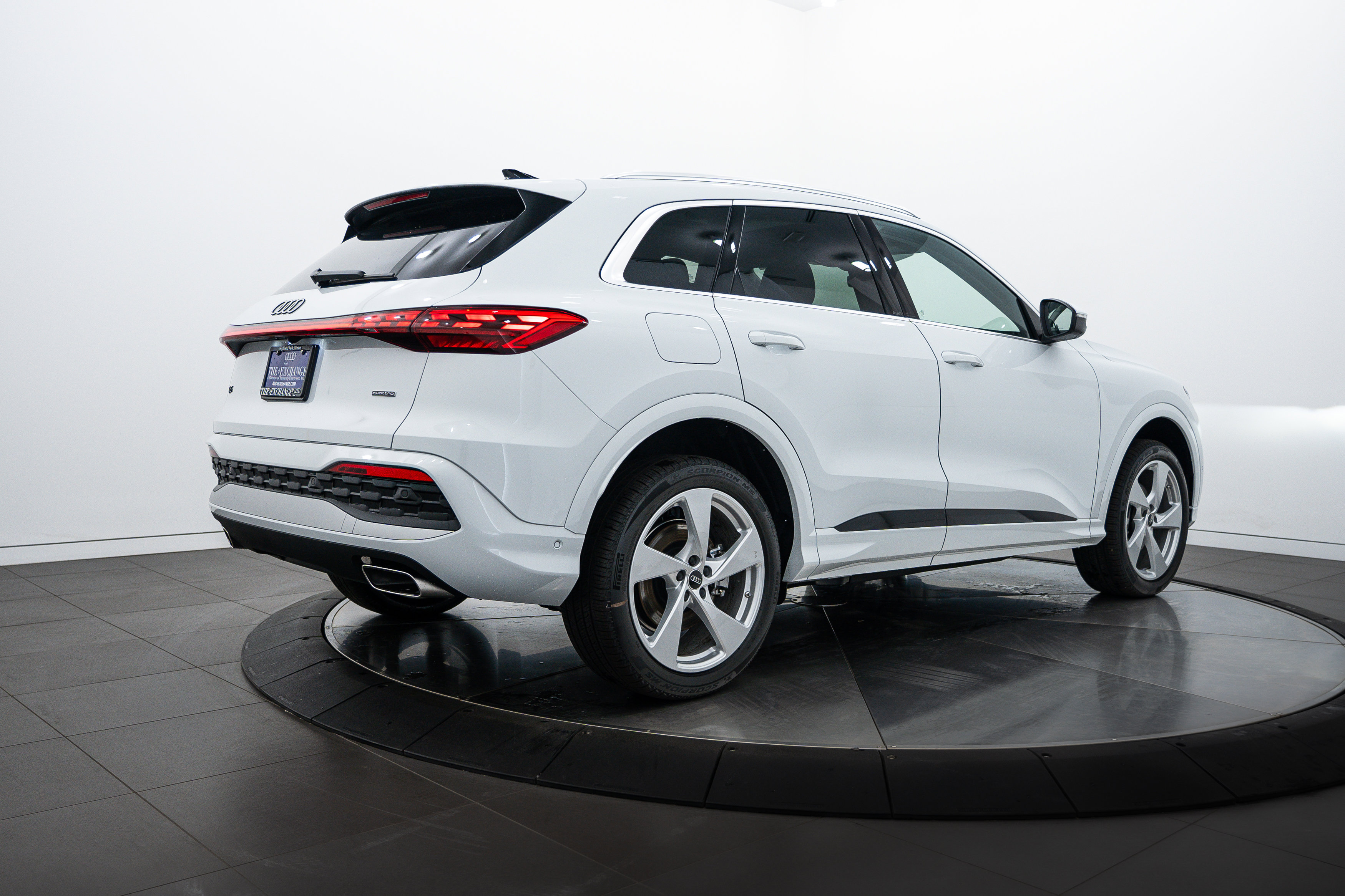 2025 Audi Q5 Premium Plus photo 4
