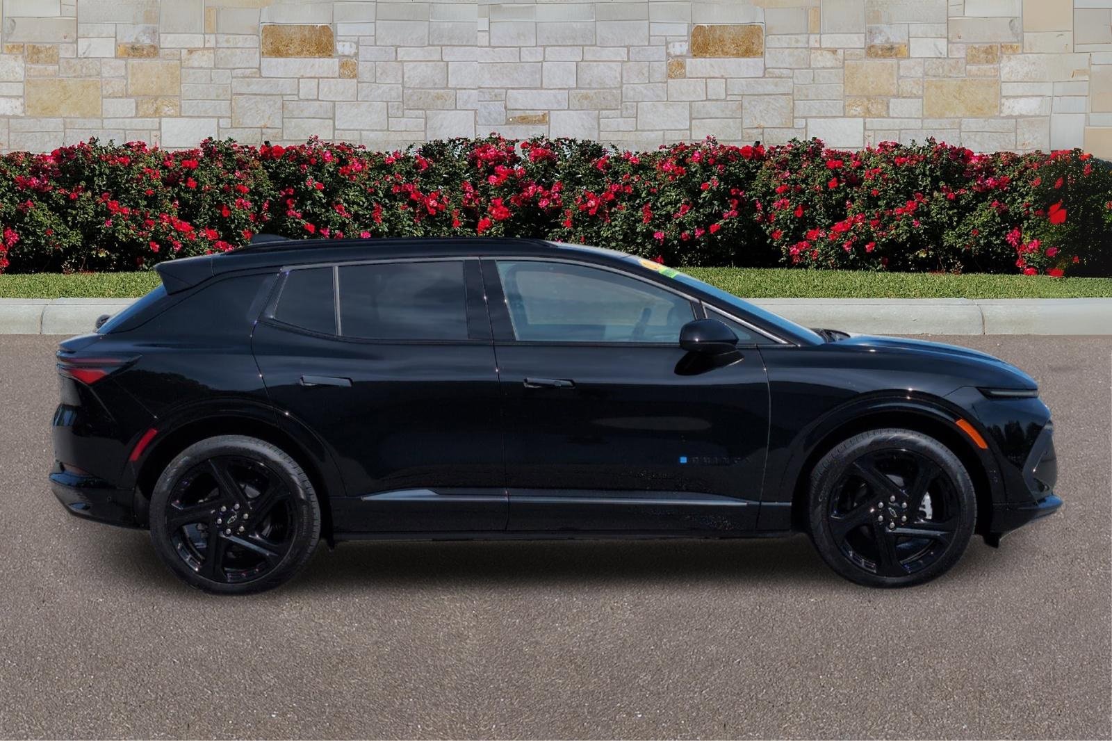 2024 Chevrolet Equinox EV 3RS photo 2