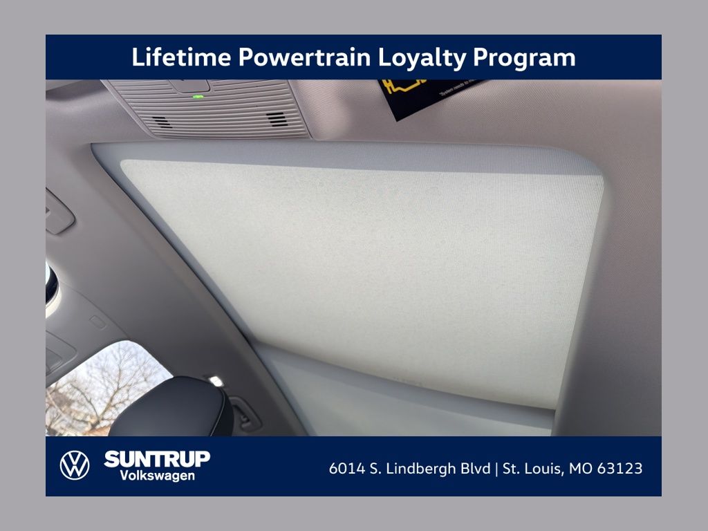 2026 Volkswagen Tiguan SE's photo