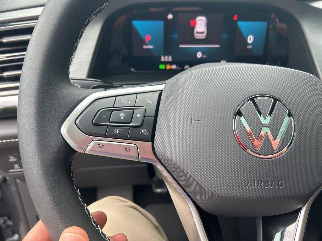 2025 Volkswagen Atlas Cross Sport SE Technology photo 14