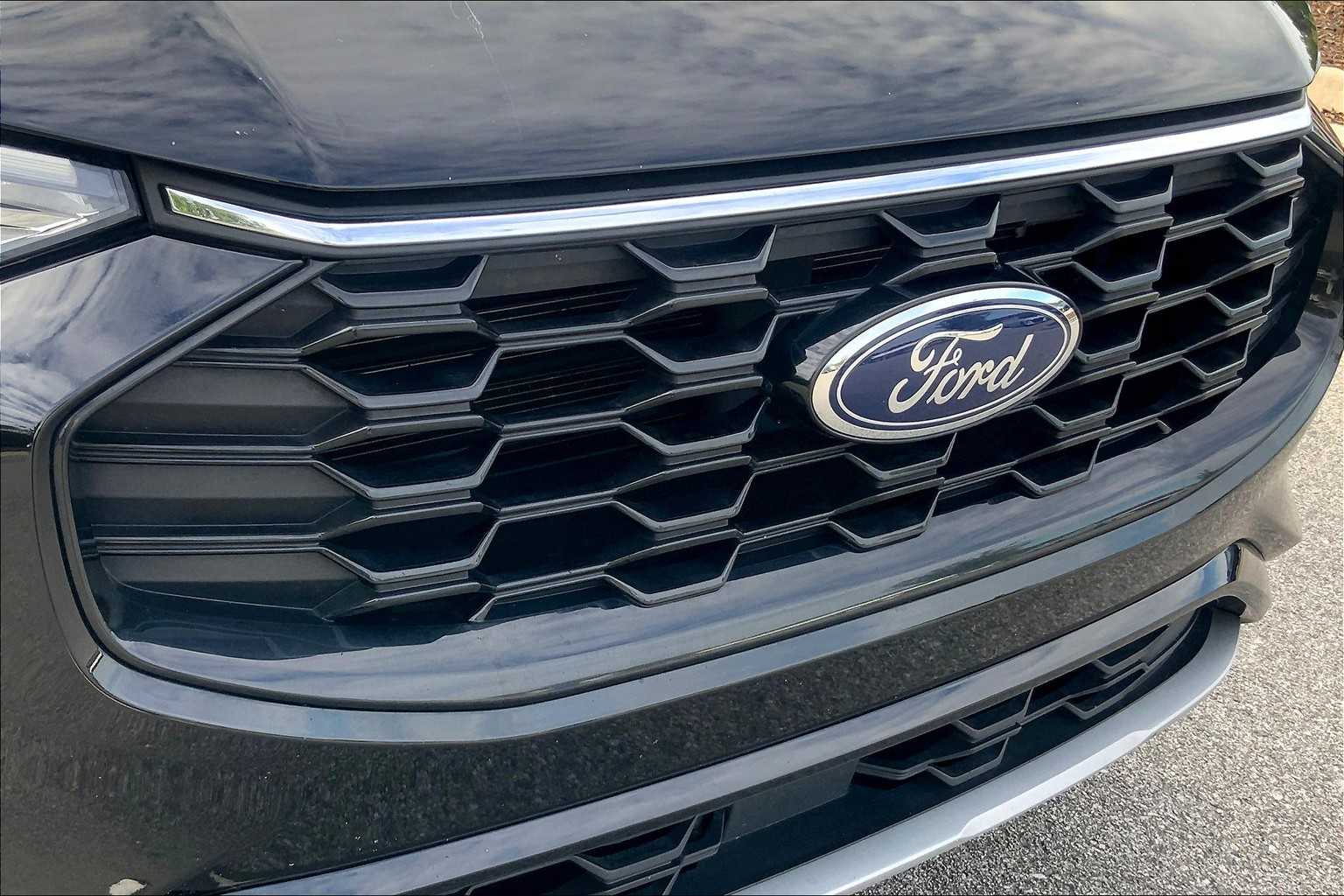 2024 Ford Escape ST-Line photo 30