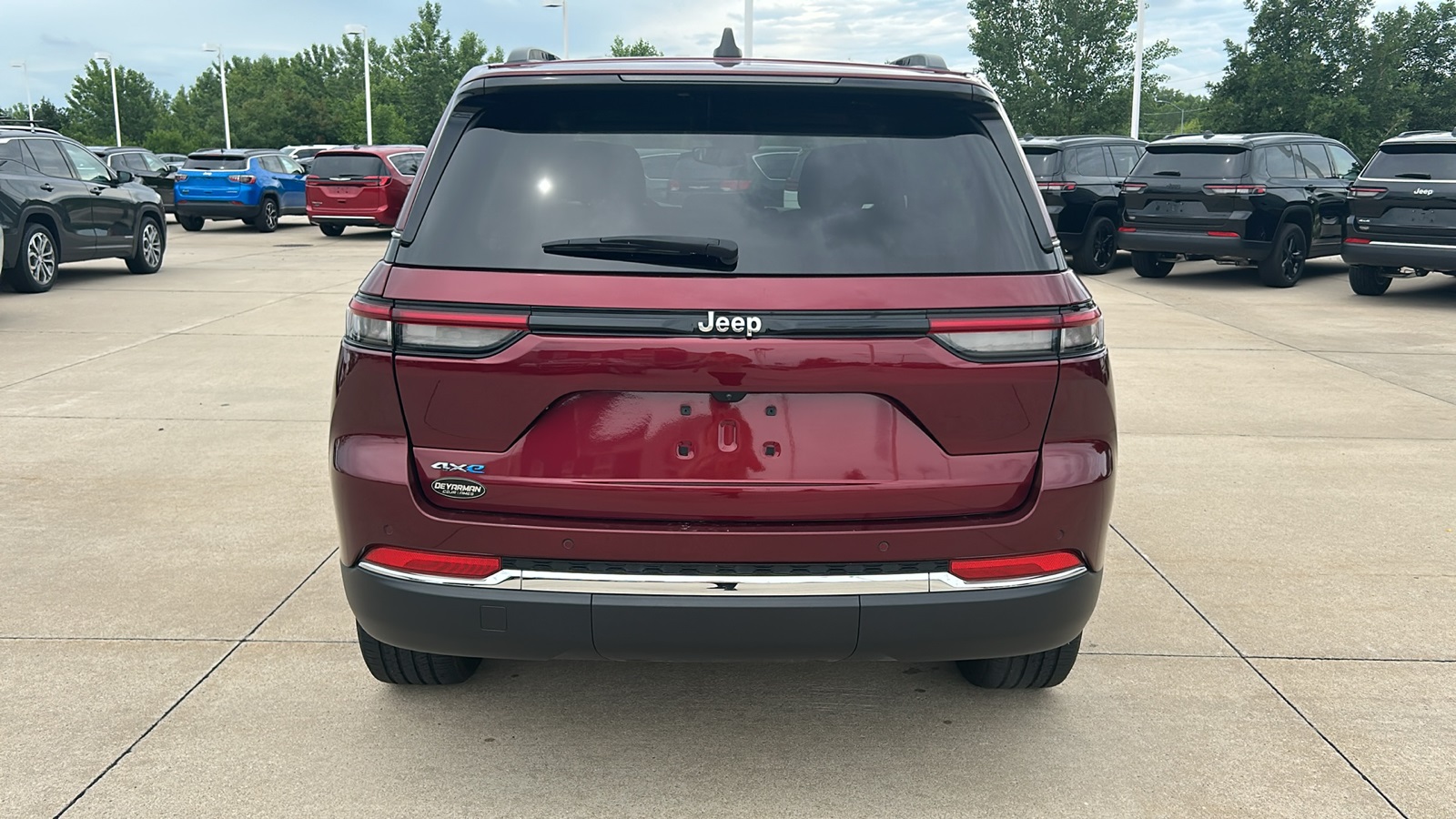 2023 Jeep Cherokee Base photo 4