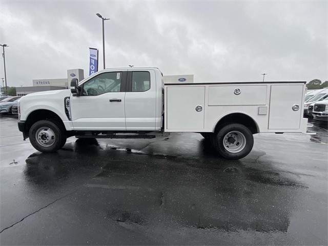 2025 Ford F-350 photo 6