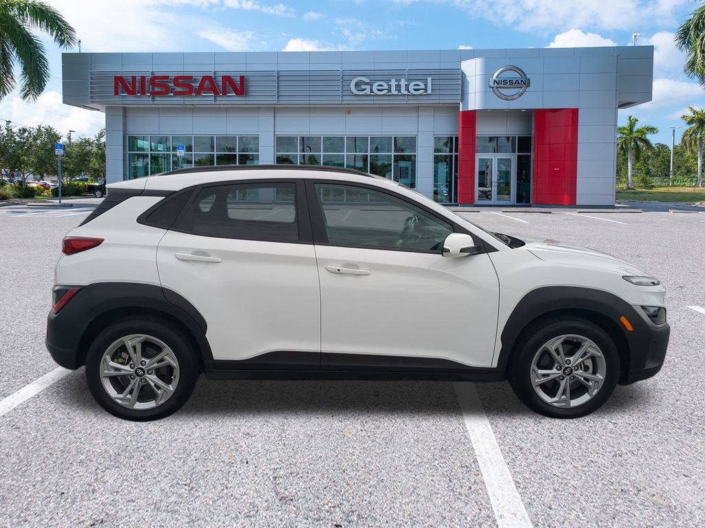 2023 Hyundai Kona SEL photo 4