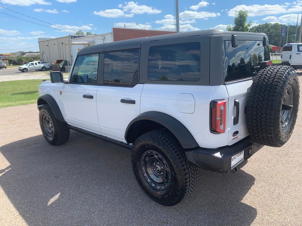 2025 Ford Bronco Badlands photo 3