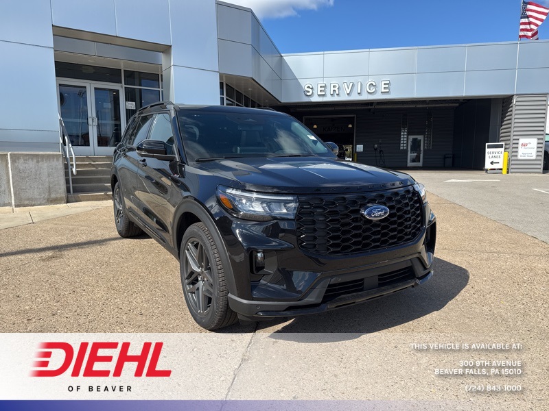 2025 Ford Explorer ST-LINE's photo