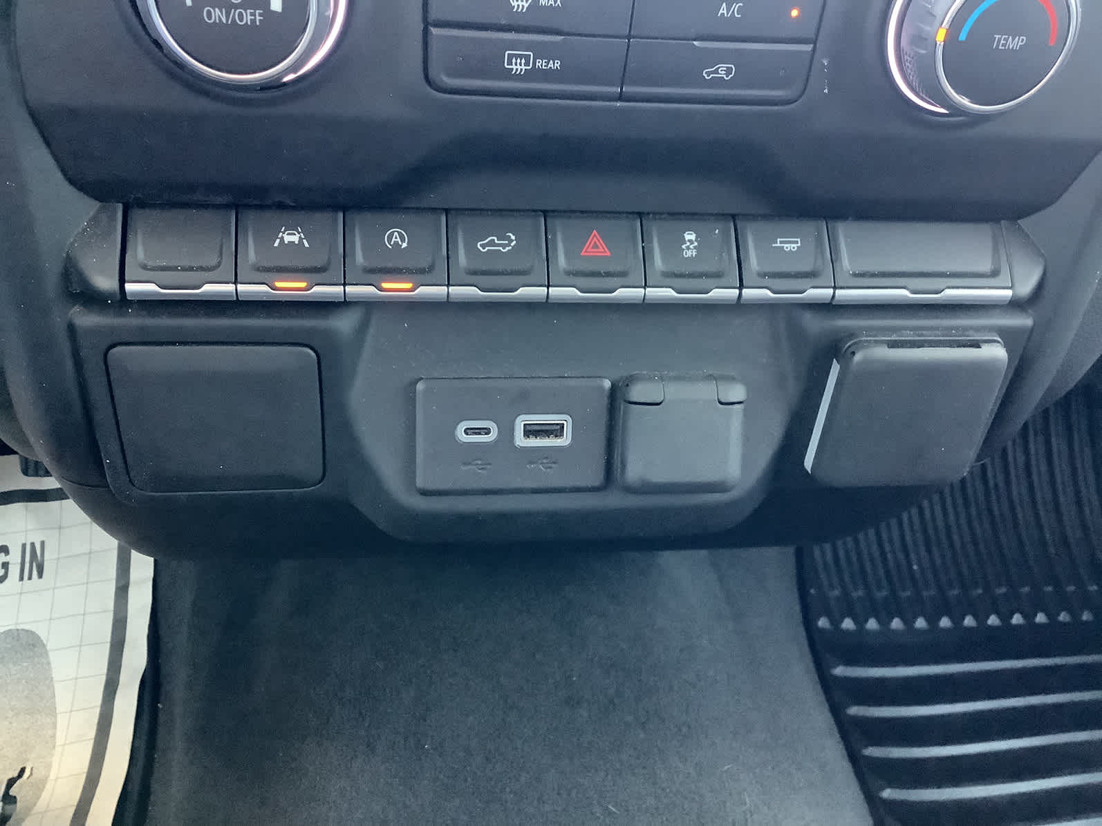 2024 Chevrolet Silverado 1500 Custom photo 17