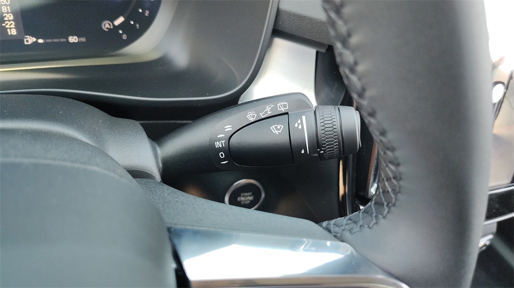 2026 Volvo XC40 photo 16