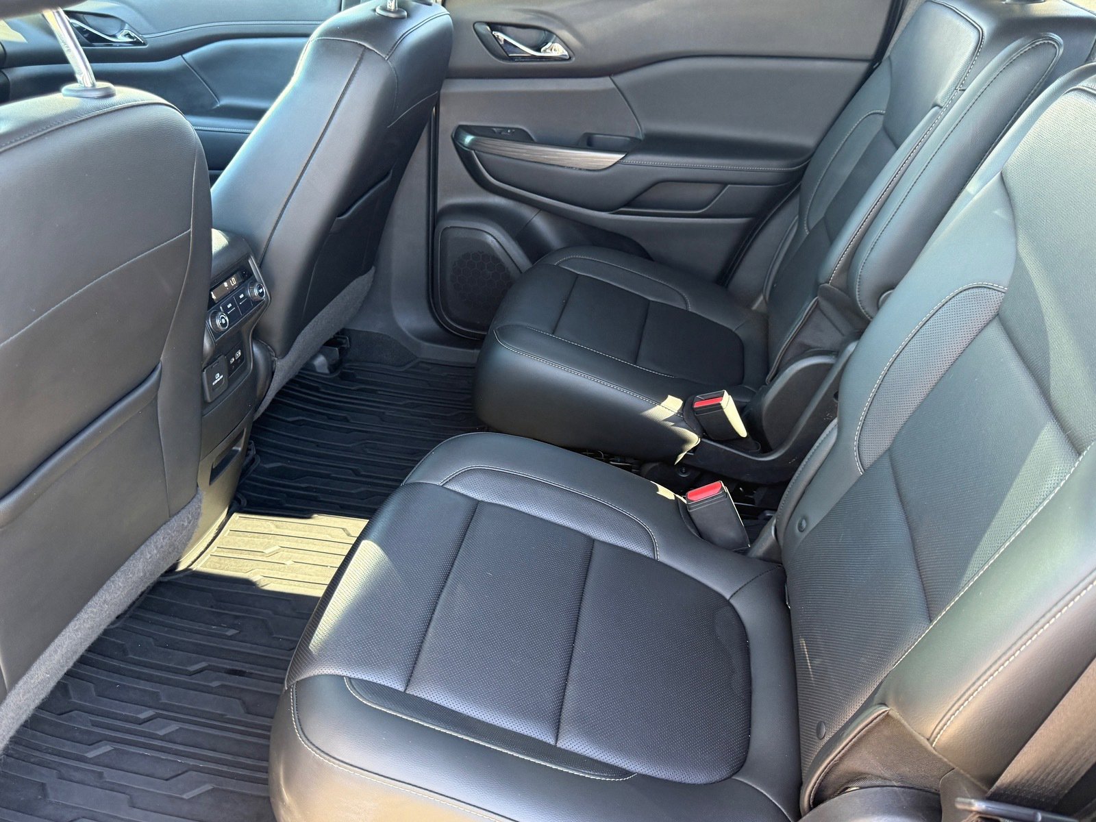 2020 Gmc Acadia SLT photo 20