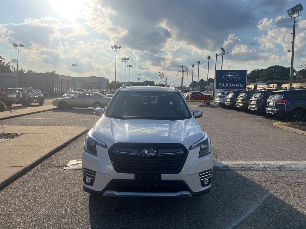 2023 Subaru Forester Touring photo 6
