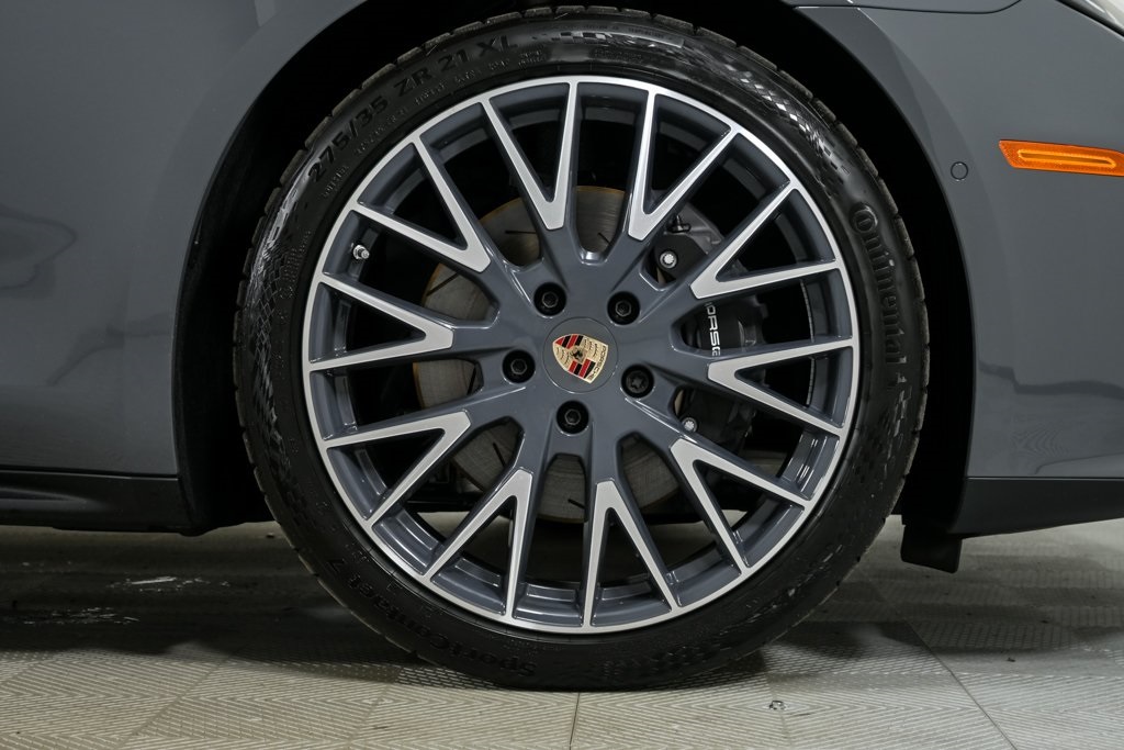 2025 Porsche Panamera Base photo 35