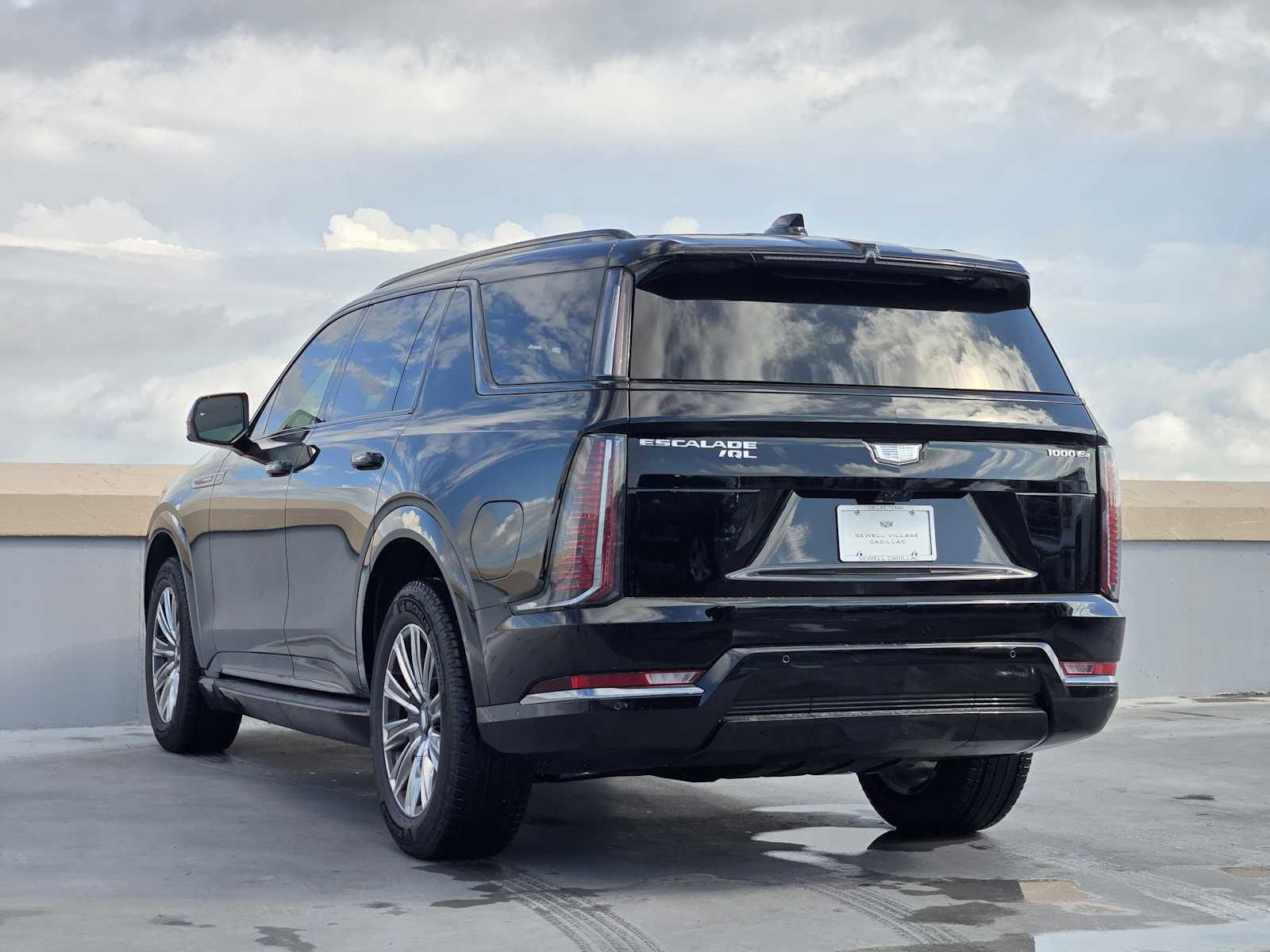 2026 Cadillac Escalade Sport photo 2