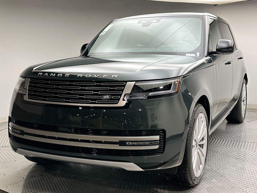 2026 Land Rover Range Rover SE's photo