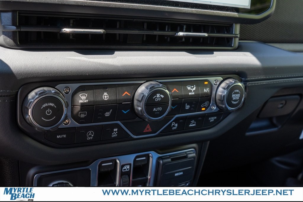 2025 Jeep Wrangler Rubicon X photo 21