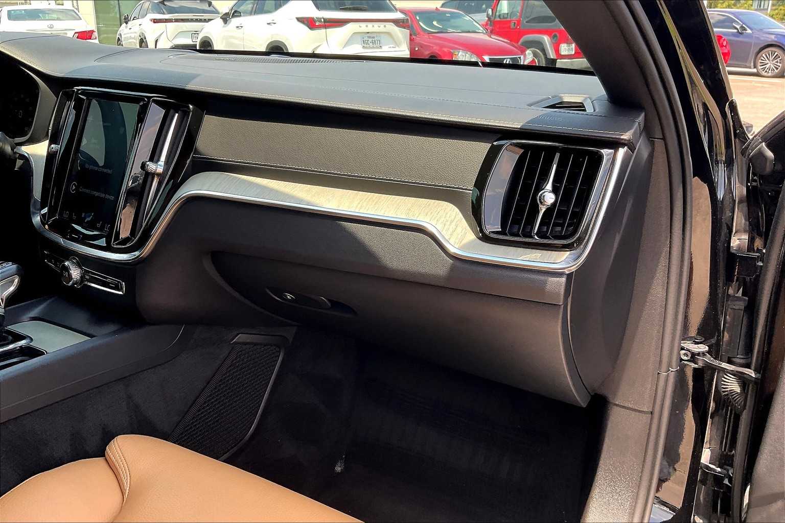 2019 Volvo S60 Inscription photo 16