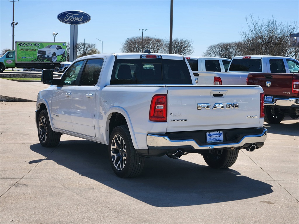 2025 Ram 1500 Laramie photo 3