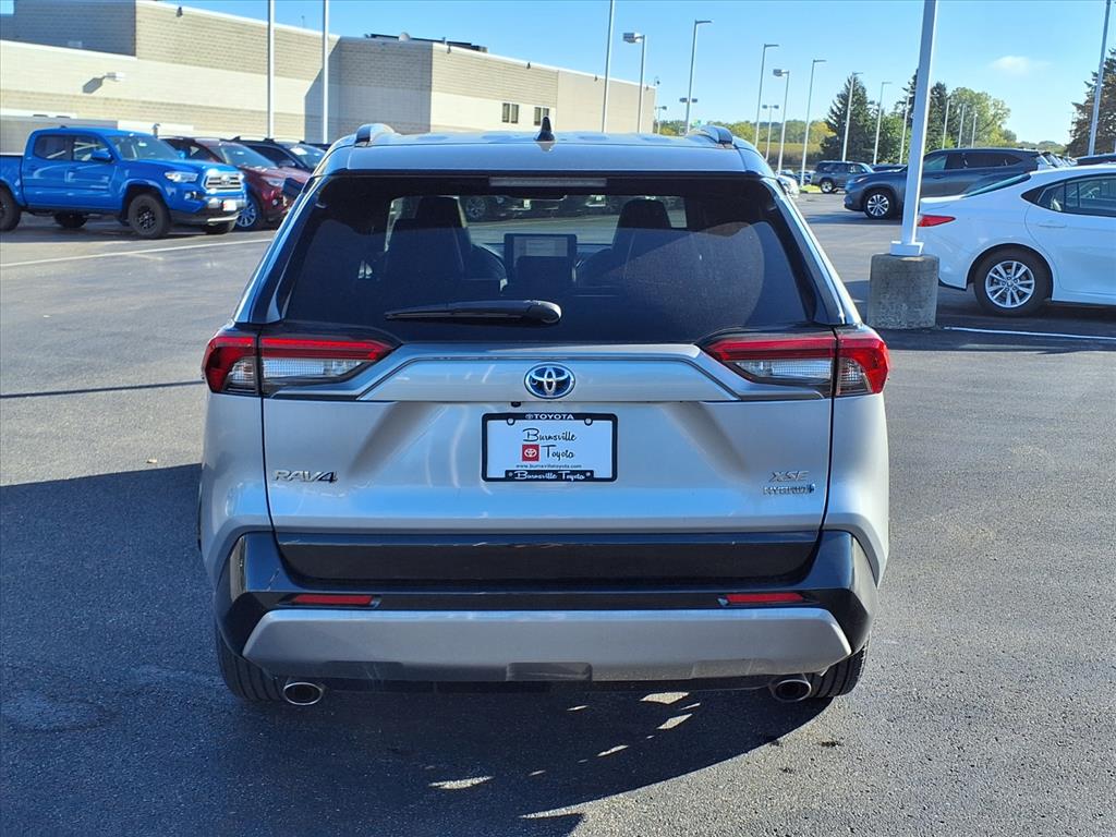 2023 Toyota RAV4 XSE photo 4