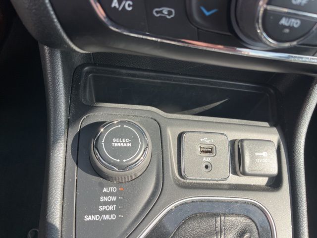 2023 Jeep Cherokee Altitude photo 22