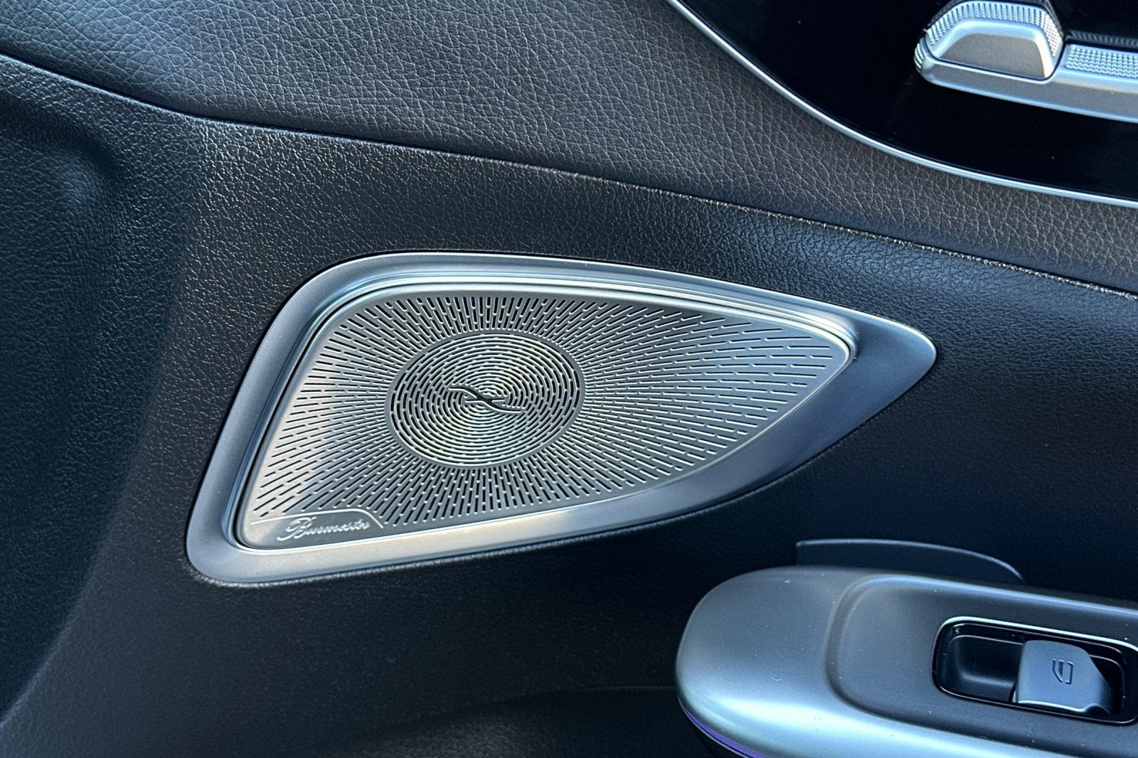 2025 Mercedes Benz C 300 photo 5