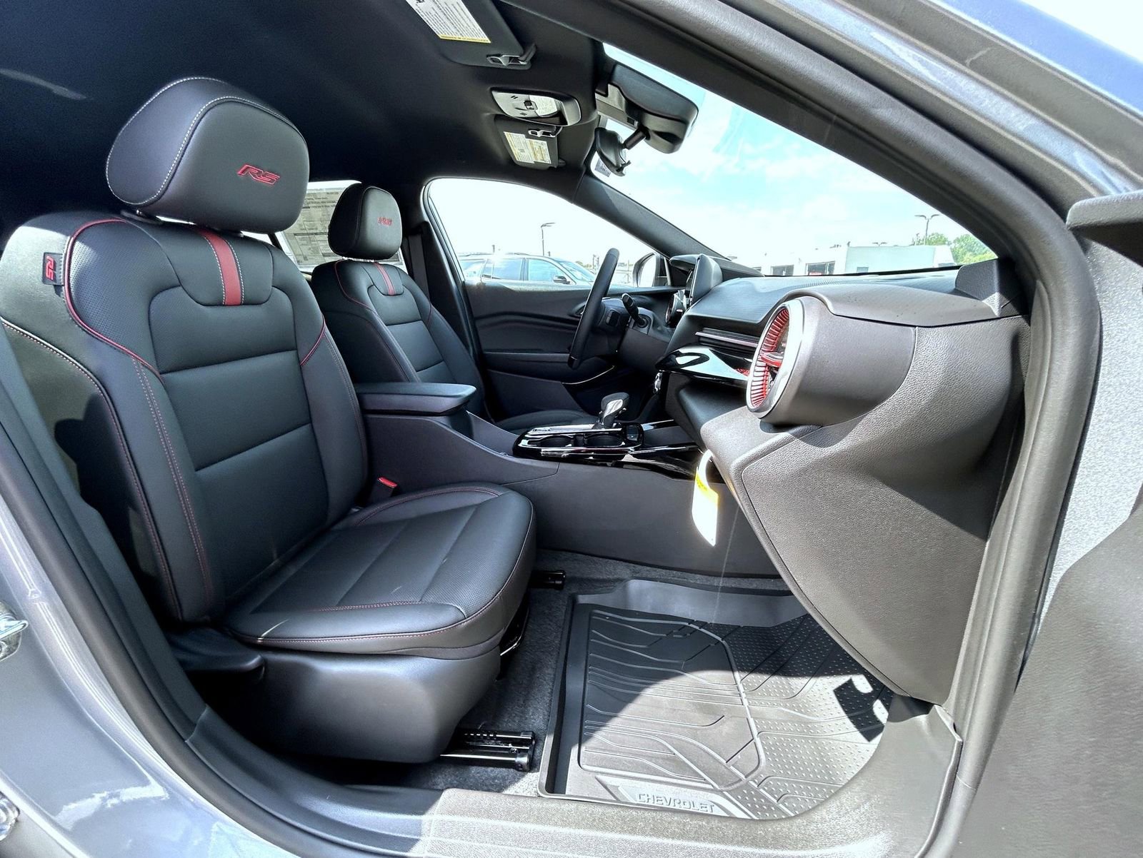 2025 Chevrolet Trax photo 16