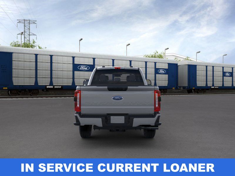 2025 Ford F-250 photo 3