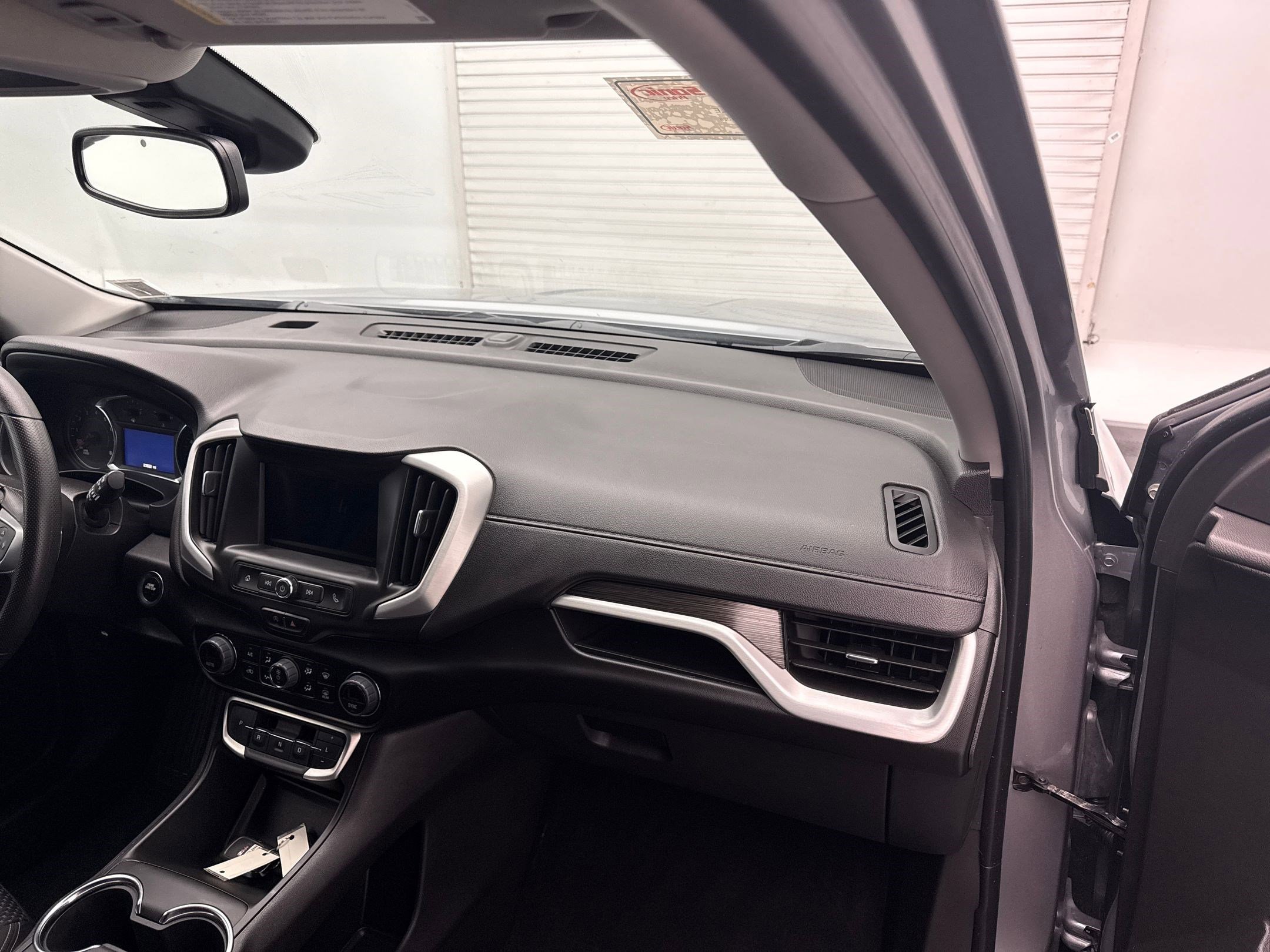 2024 Gmc Terrain SLE photo 26