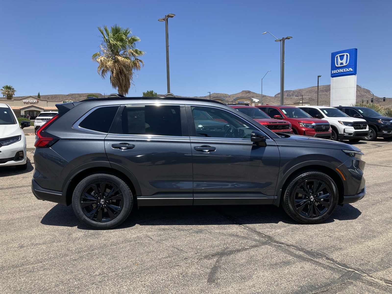 2024 Honda CR-V Hybrid Sport Touring photo 4