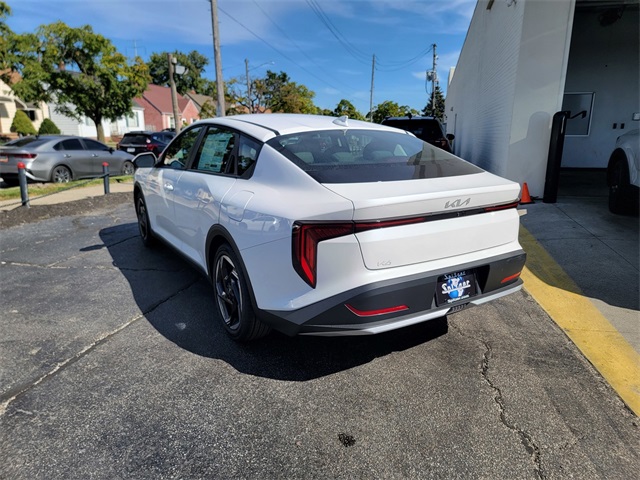 2025 Kia K4 EX photo 6