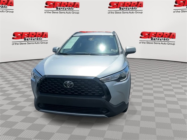 2024 Toyota Corolla Cross LE photo 4