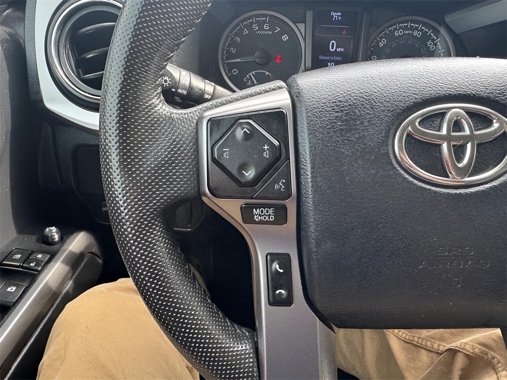 2023 Toyota Tacoma SR5 photo 8