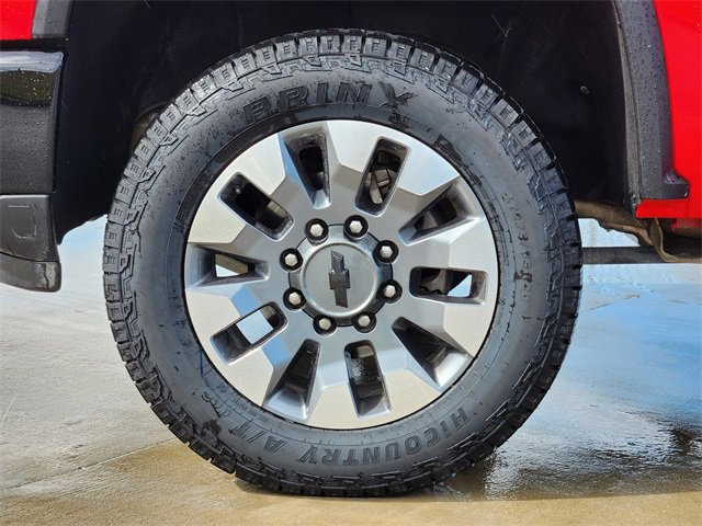 2024 Chevrolet Silverado 2500HD Custom photo 10