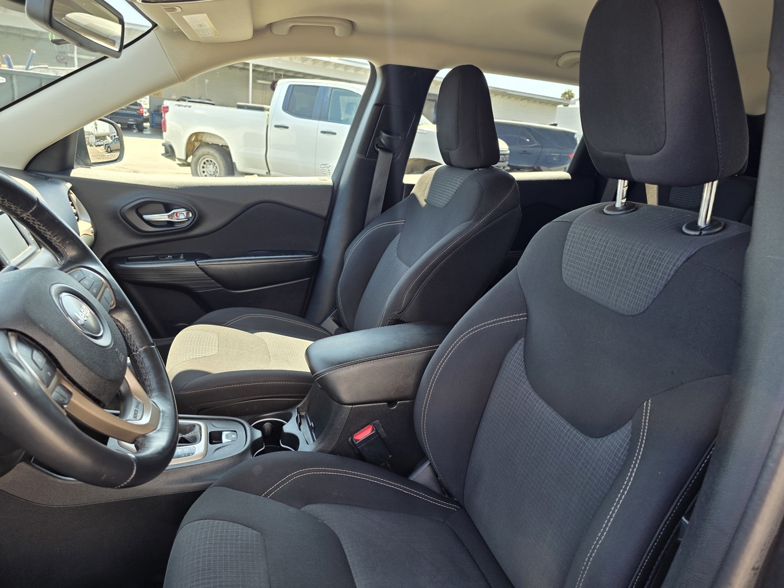 2015 Jeep Cherokee Latitude photo 20
