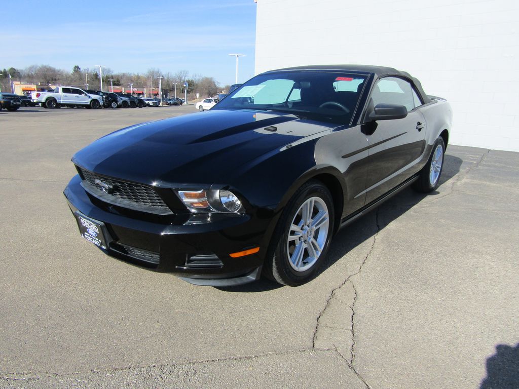 Used 2010 Ford Mustang V6 with VIN 1ZVBP8ENXA5117254 for sale in Racine, WI