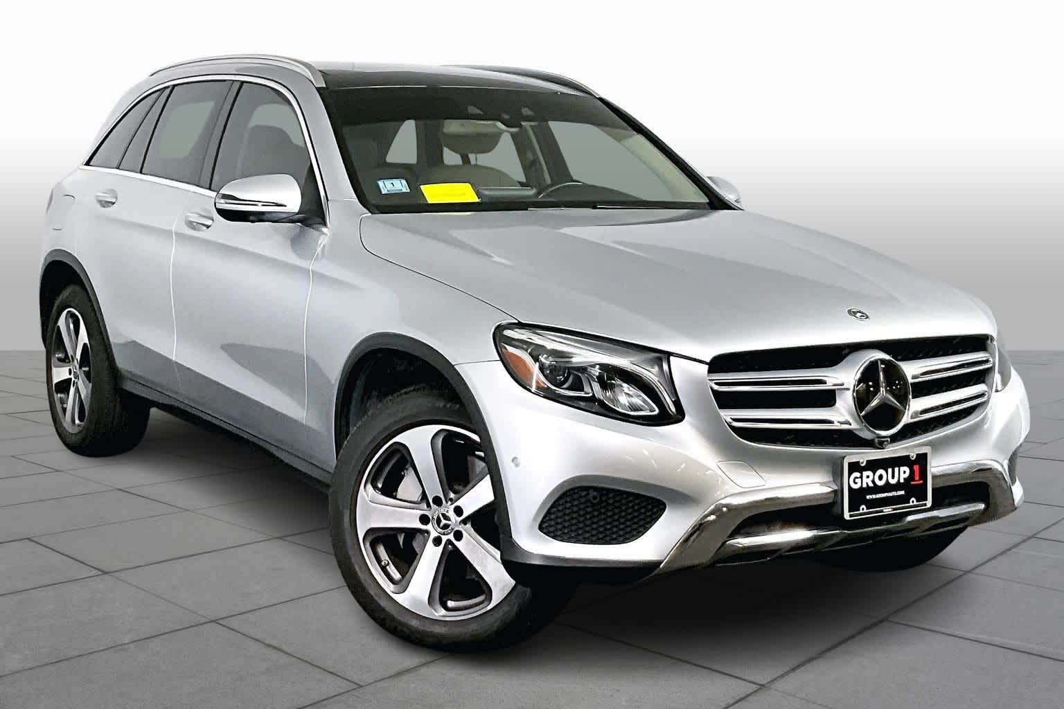 2018 Mercedes Benz GLC 300 4MATIC photo 2
