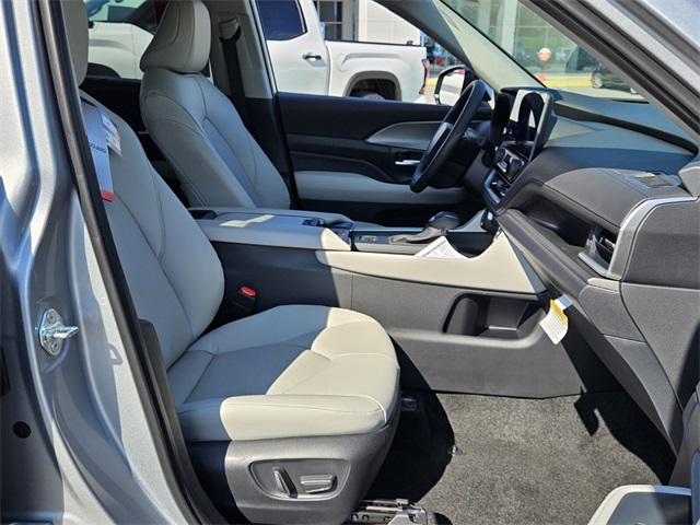 2025 Toyota Grand Highlander XLE photo 15