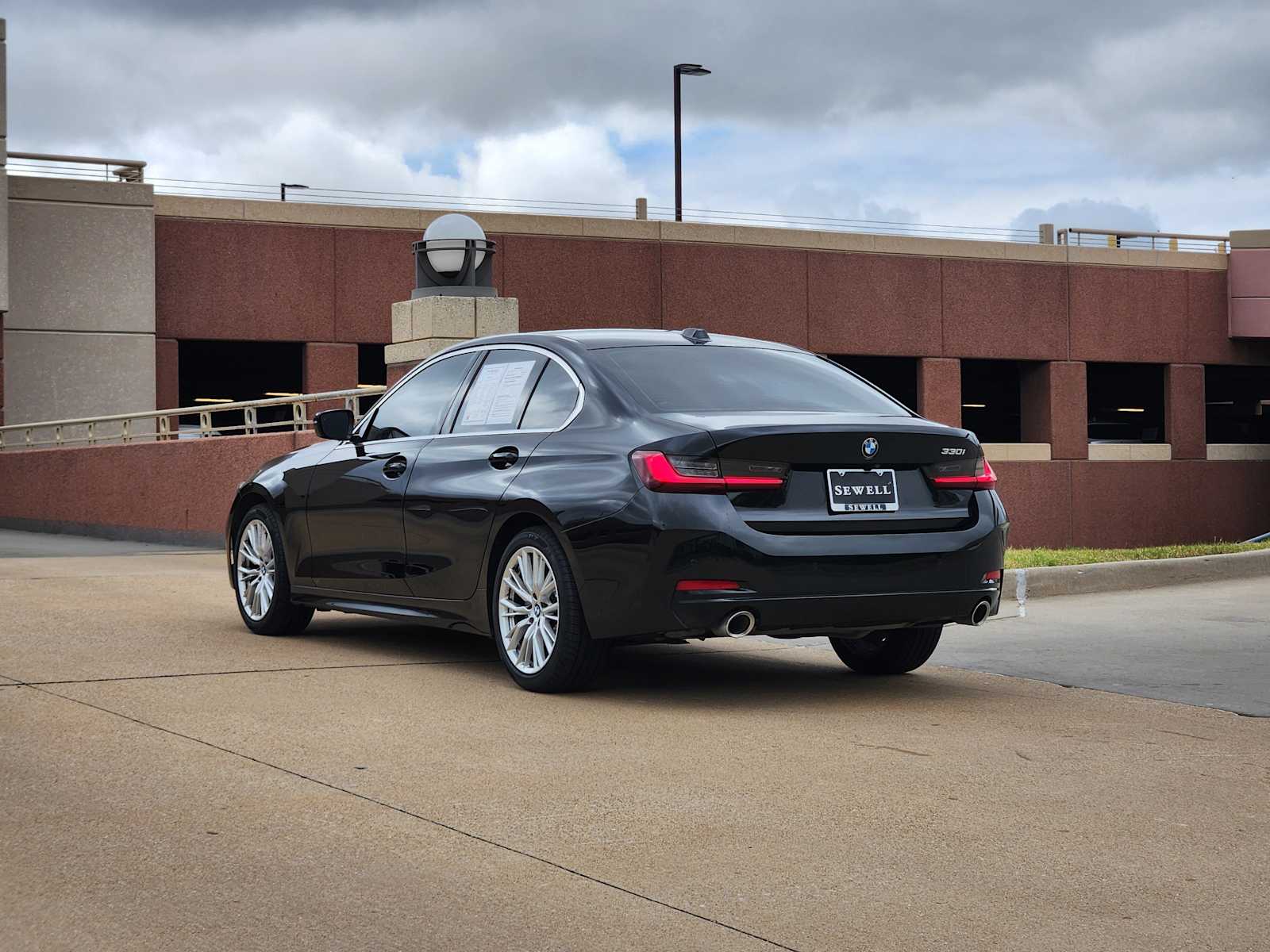 2023 Bmw 330i photo 2