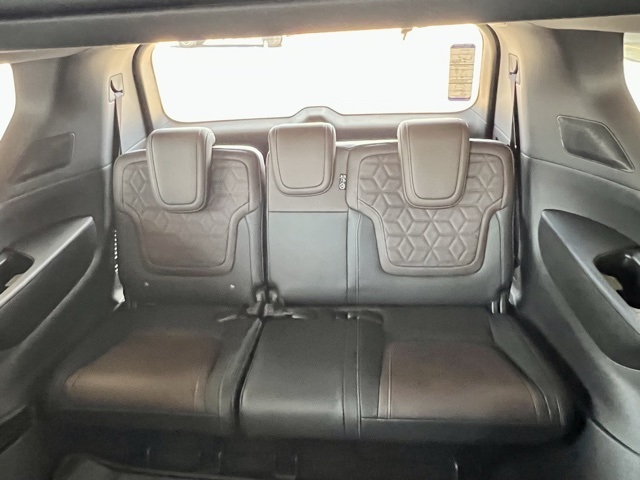 2025 Nissan Armada Platinum photo 7