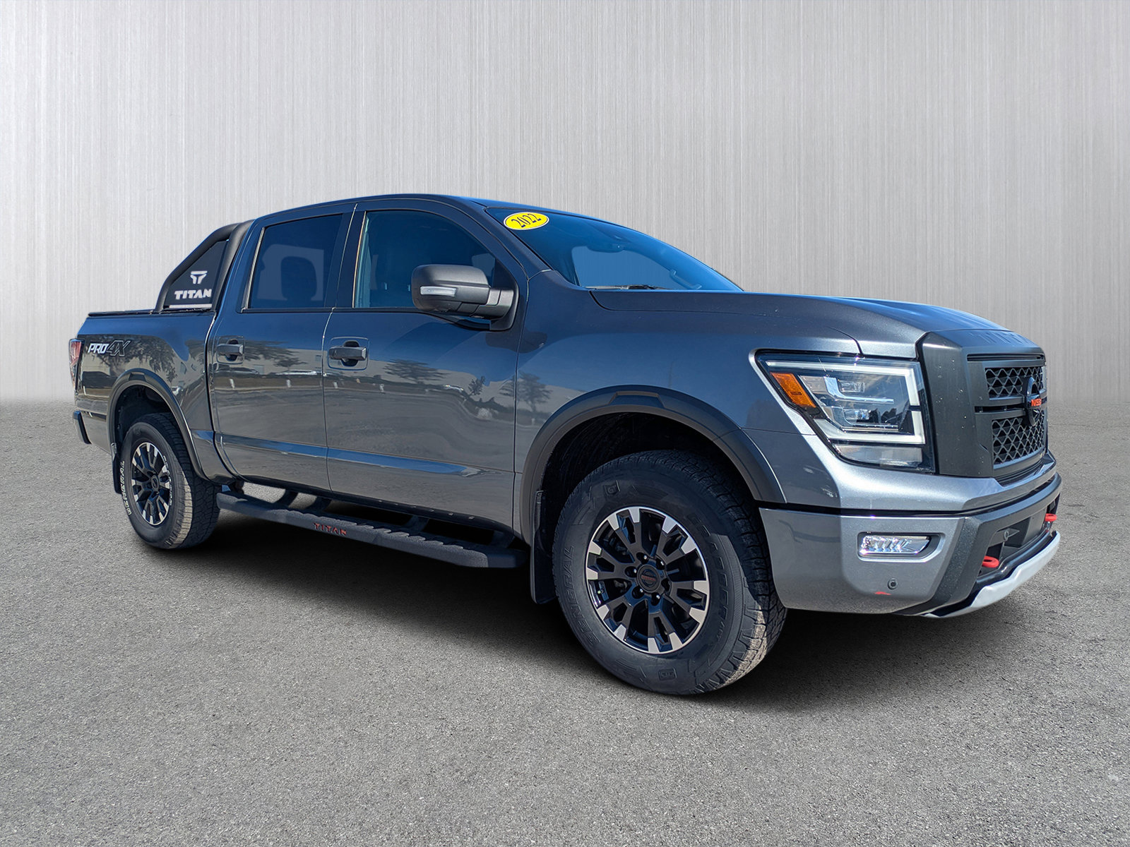 2022 Nissan Titan PRO-4X's photo