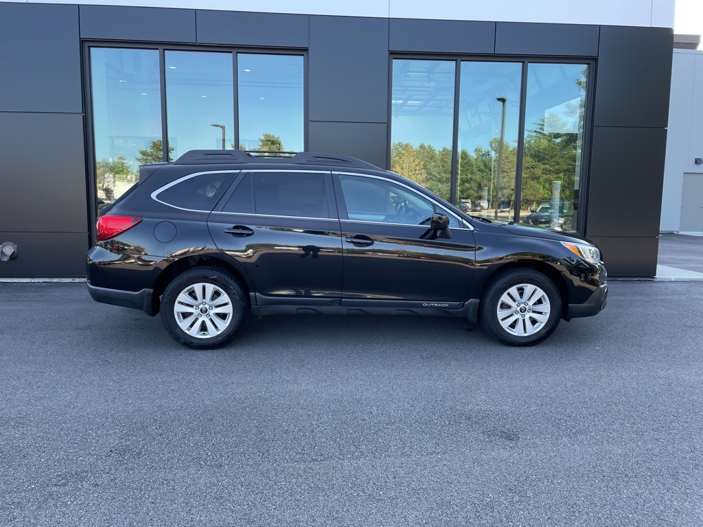 2016 Subaru Outback 2.5i Premium photo 3