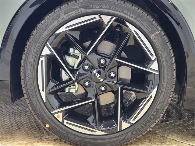2025 Kia K4 GT-Line photo 11