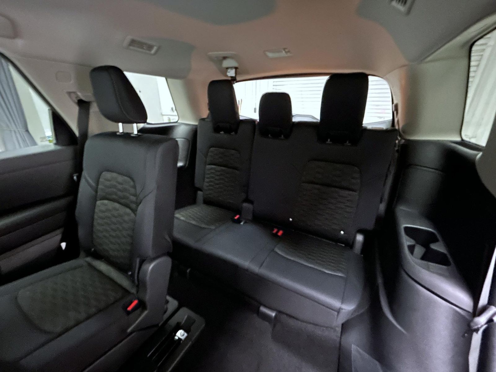 2025 Nissan Pathfinder SV photo 12