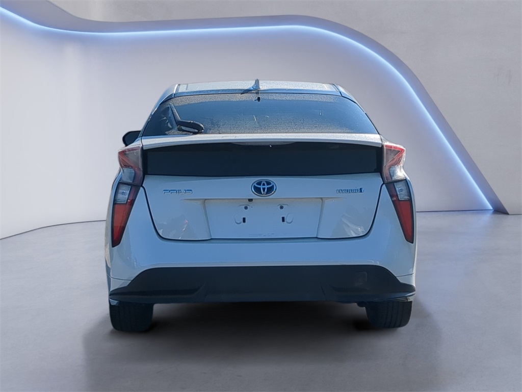 2017 Toyota Prius Three Touring photo 4