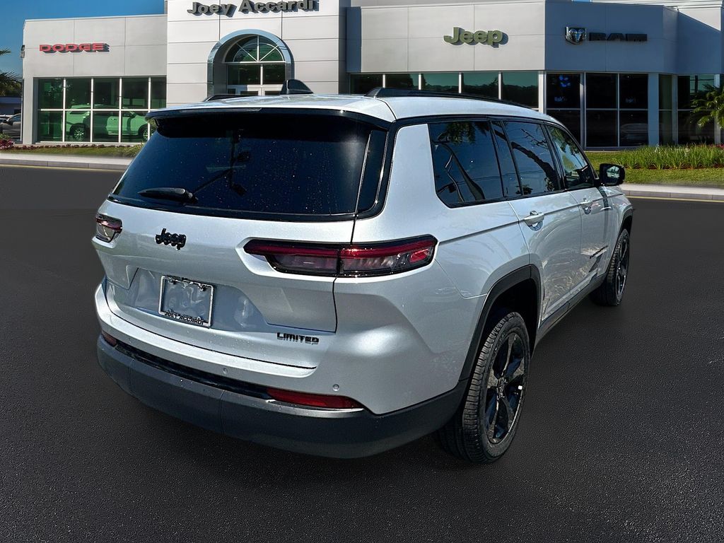 2025 Jeep Grand Cherokee Limited photo 4