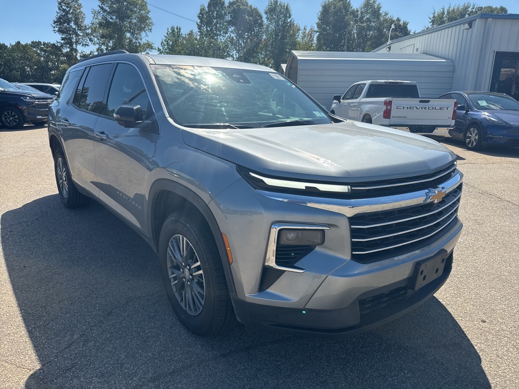 2025 Chevrolet Traverse photo 4