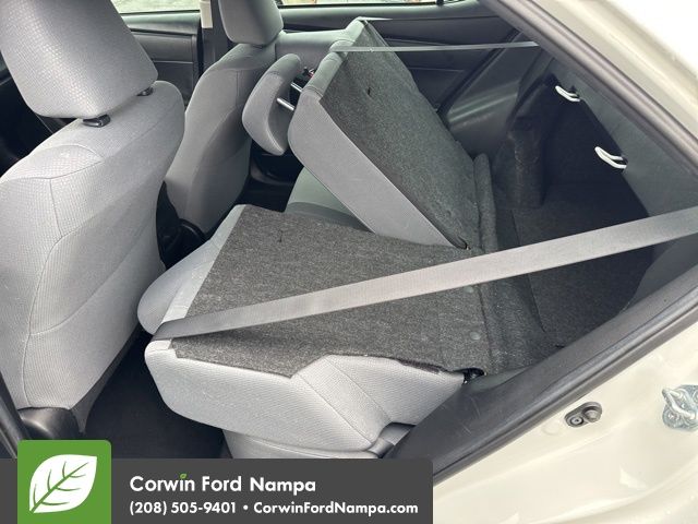 2018 Toyota Corolla L photo 32