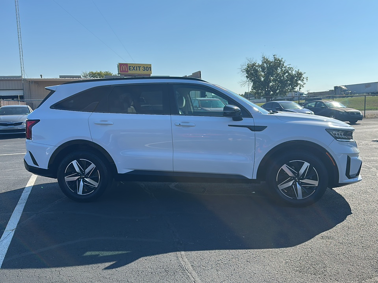 2021 Kia Sorento S photo 2