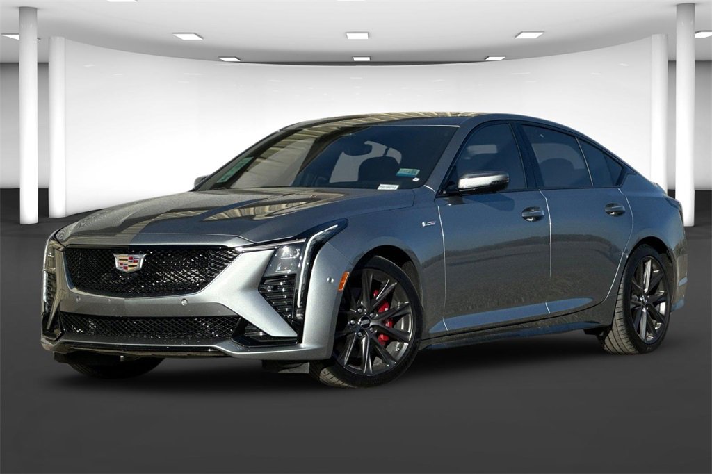 2025 Cadillac CT5 V photo 2