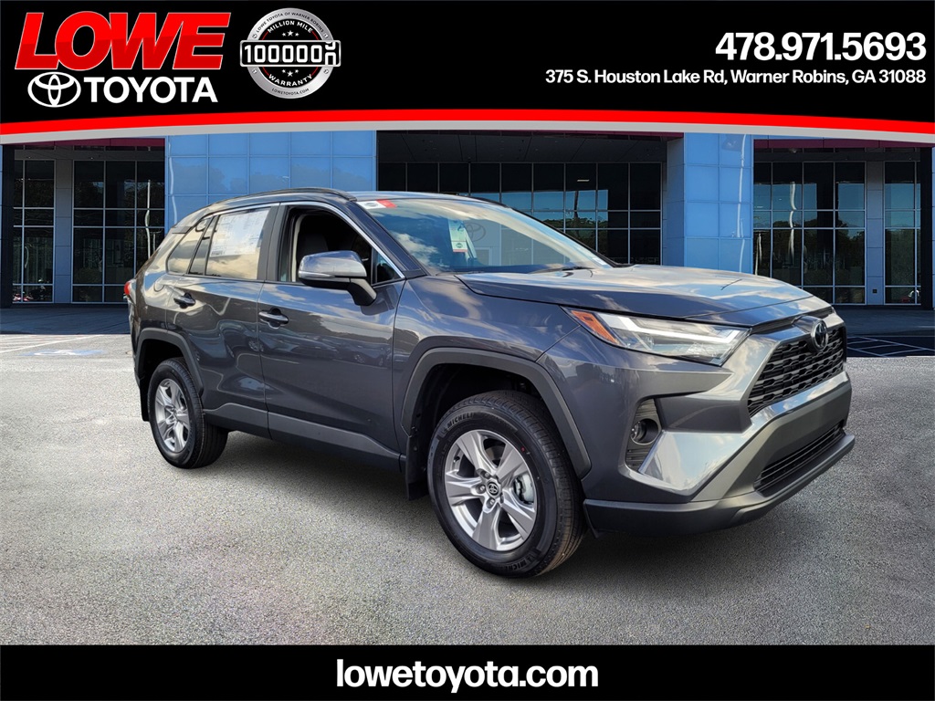 2025 Toyota RAV4 XLE's photo