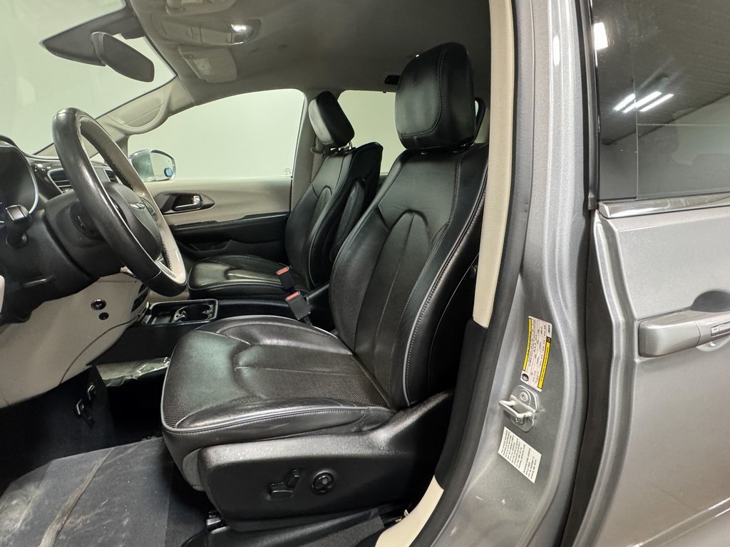 2018 Chrysler Pacifica Limited photo 13